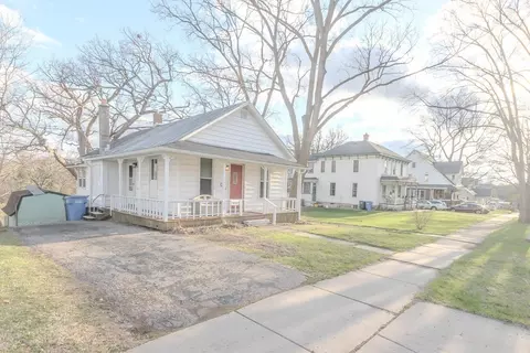 613 2nd Ave, Baraboo, WI 53913