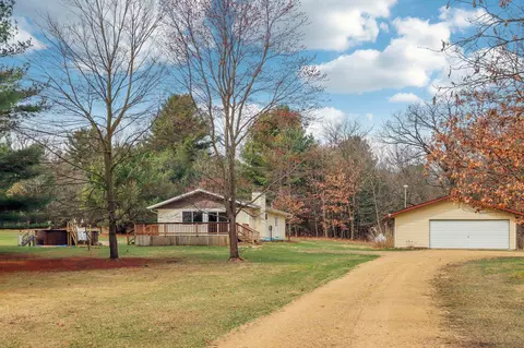 2815 3rd Dr, Oxford, WI 53952