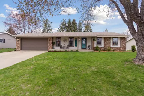 821 Columbia Dr, Janesville, WI 53546