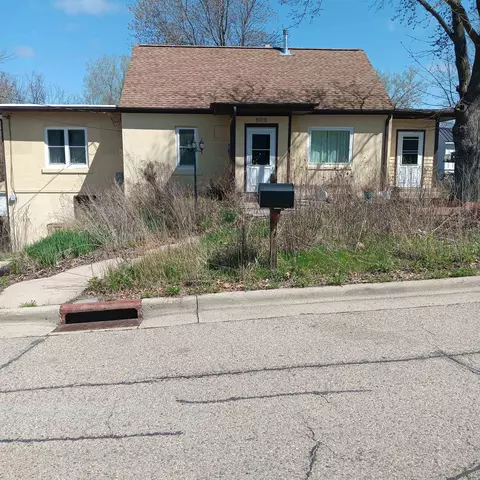 602 E Badger Rd, Madison, WI 53713