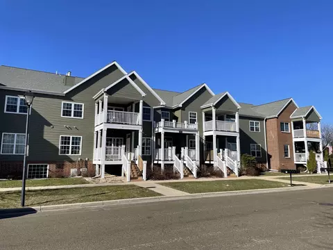 2998 Triumph Dr #8, Sun Prairie, WI 53590