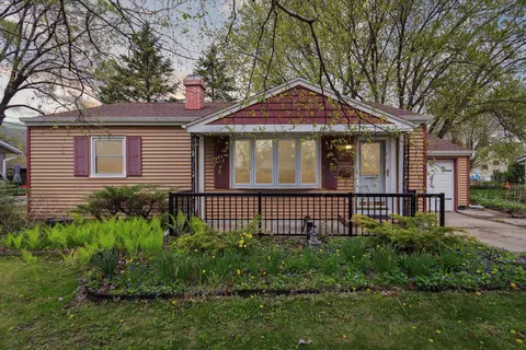 1435 Mac Far Ln, Janesville, WI 53546