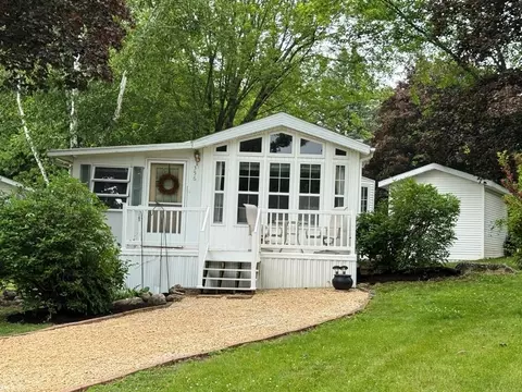 356 Skyline Dr, Edgerton, WI 53534