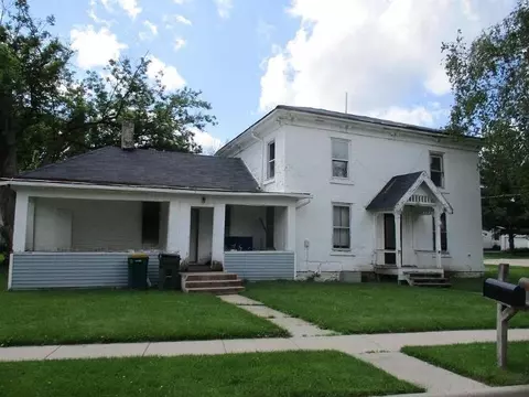 401 S College Ave, Fox Lake, WI 53933