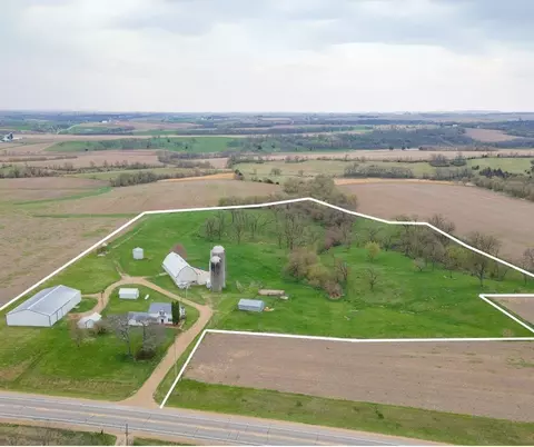 5463 Highway 11, South Wayne, WI 53587