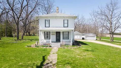 5903 E Creek Rd, Janesville, WI 53546