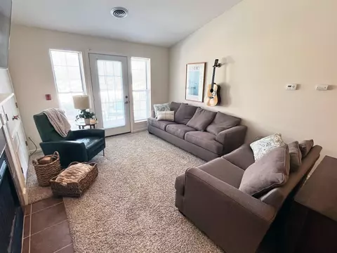 802 Kottke Dr #5, Madison, WI 53719