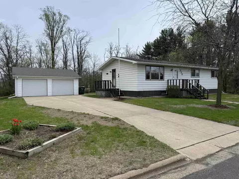 230 N 5th St, Muscoda, WI 53573