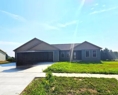 829 Karsten Dr, Horicon, WI 53032