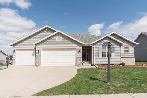 705 Avalon Rd, Columbus, WI 53925