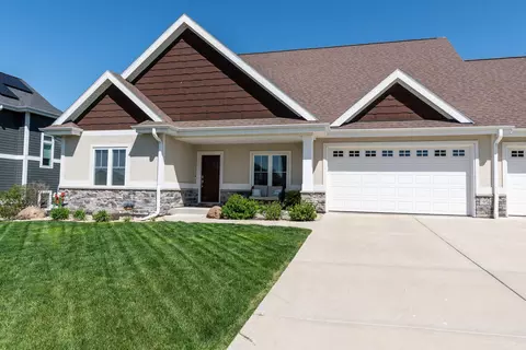 956 Brynhill Dr, Oregon, WI 53575