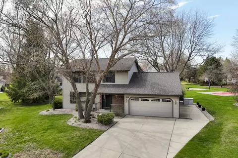 916 Devonshire Ct, Stoughton, WI 53589