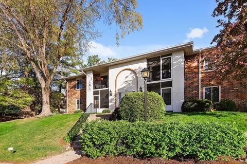 57 Golf Course Rd #G, Madison, WI 53704