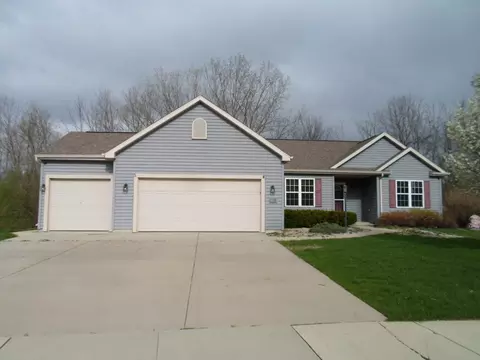 718 Marsh Trl, Beaver Dam, WI 53916