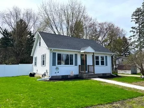 721 Park St, Ripon, WI 54971