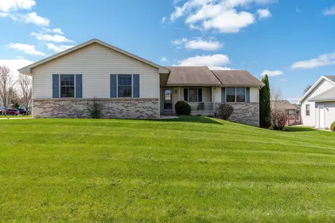 4570 Red Tail Ln, Janesville, WI 53546