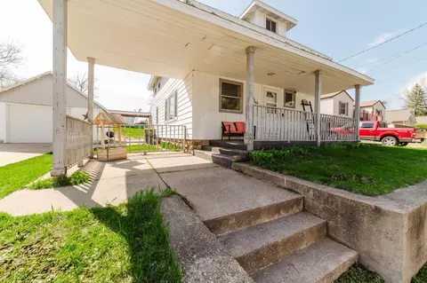 619 Myrtle St, Reedsburg, WI 53959