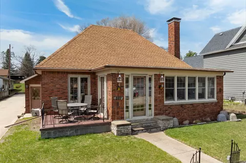233 N 1st St, Princeton, WI 54968