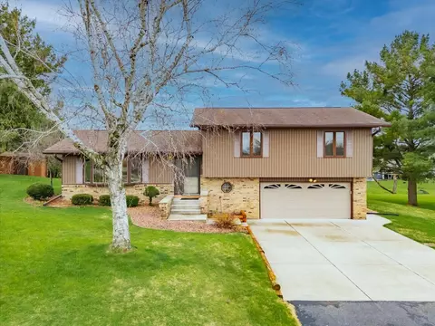 1359 Thorson Ct, Black Earth, WI 53515