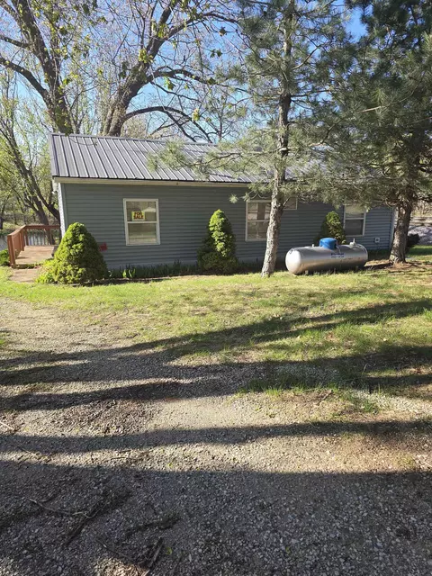 10651 Pine Ln, Bloomington, WI 53804