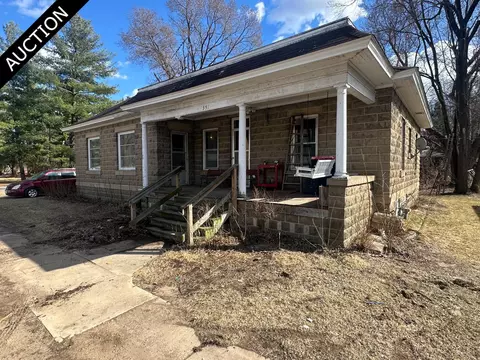 351 E Richland St, Lone Rock, WI 53556