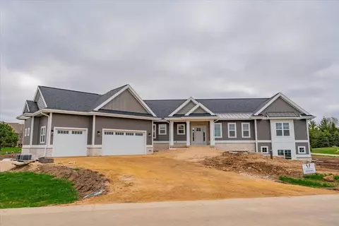 6682 Morning Dew Ln, Sun Prairie, WI 53590
