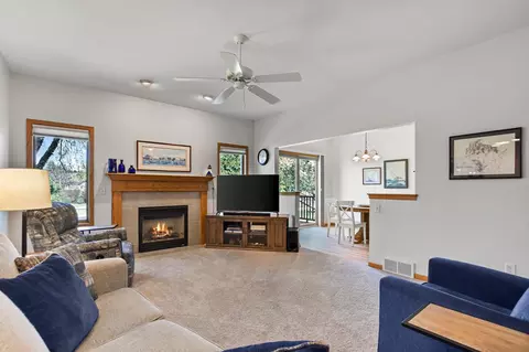 5636 Ambrosia Ter, Mcfarland, WI 53558