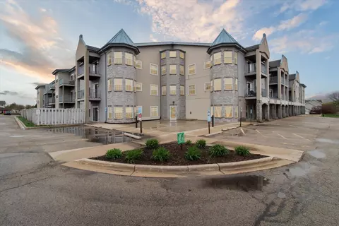 2320 Jackson St #321, Stoughton, WI 53589