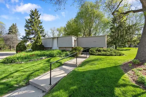 2502 Independence Ln, Madison, WI 53704
