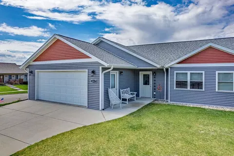 2017 Retzlaff Dr, Reedsburg, WI 53959