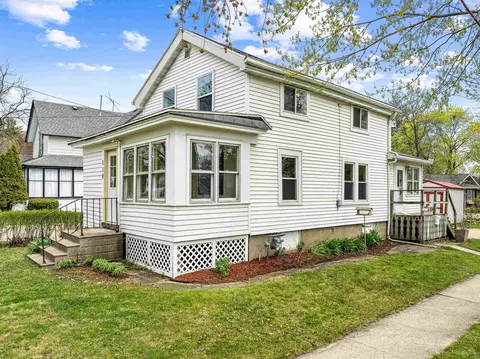 118 S Oak St, Lake Mills, WI 53551