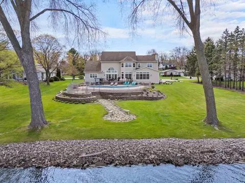 208 Starkweather Dr, Beaver Dam, WI 53916