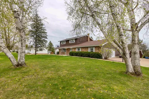 615 Ridge Ave, Platteville, WI 53818