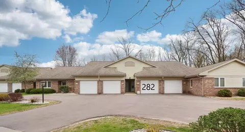 282 Meadow Ln, Poynette, WI 53955