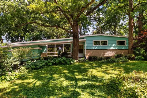6006 Queens Way, Monona, WI 53716