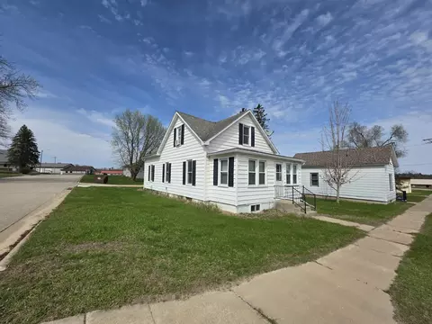 312 Market St, Warrens, WI 54666