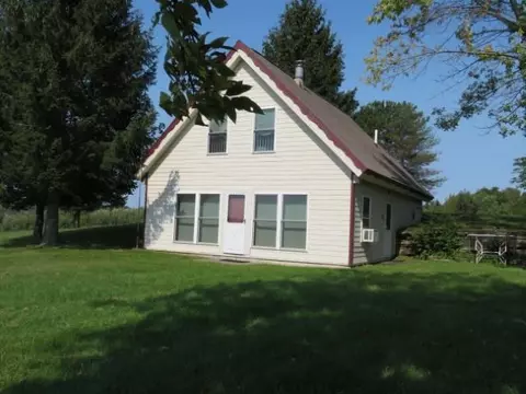 e2445 Tulip Court, La Valle, WI 53941