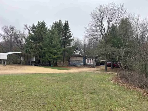 380 Ember Ct, Oxford, WI 53952