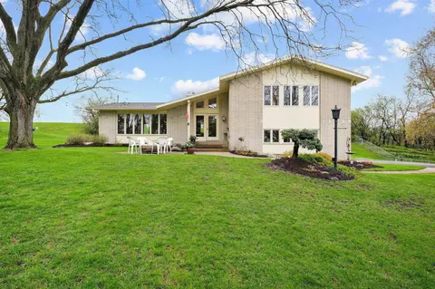 4904 Kirkwood Dr, Waunakee, WI 53597