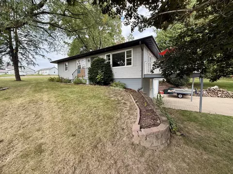 712 Frank St, Darlington, WI 53530