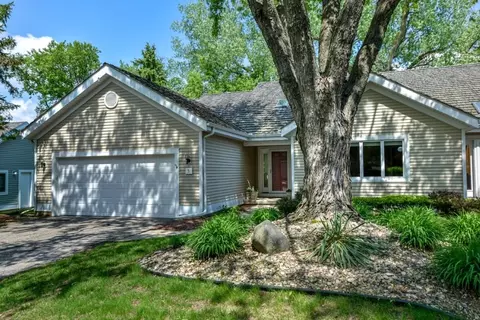 5 Quail Ridge Dr, Madison, WI 53717