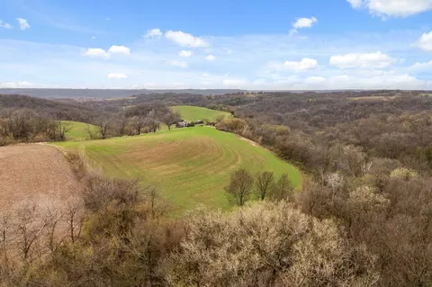 36480 Bouska Rd, Prairie Du Chien, WI 53821