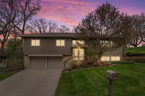 103 Oak Tree Dr, Mount Horeb, WI 53572