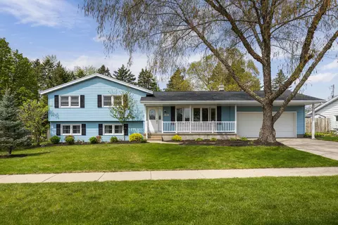 1302 Baitinger Ct, Sun Prairie, WI 53590