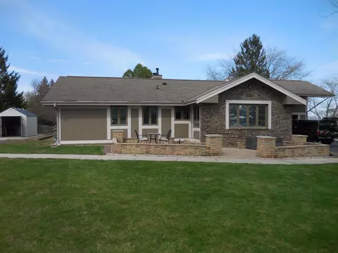 11230 W Belmar Dr, Franklin, WI 53132