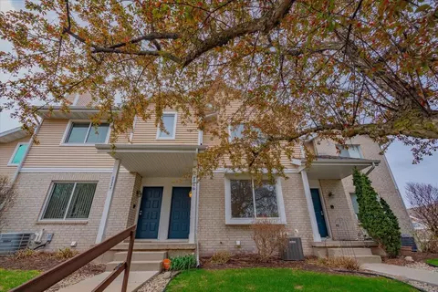 6933 Chester Dr #G, Madison, WI 53719