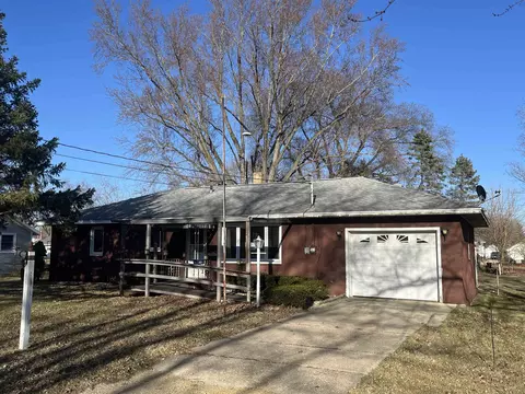 1504 W 4th Ave, Brodhead, WI 53520