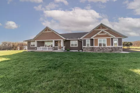 w7475 Aspen Trail, Pardeeville, WI 53954