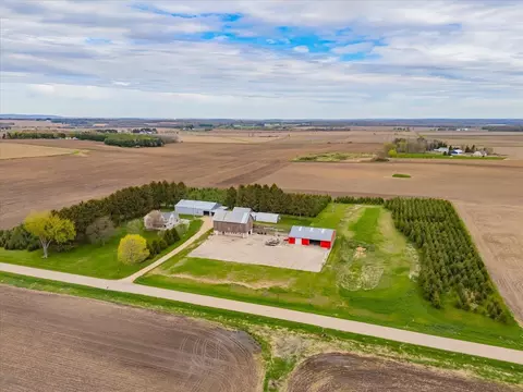 w6306 Hall Road, Poynette, WI 53955