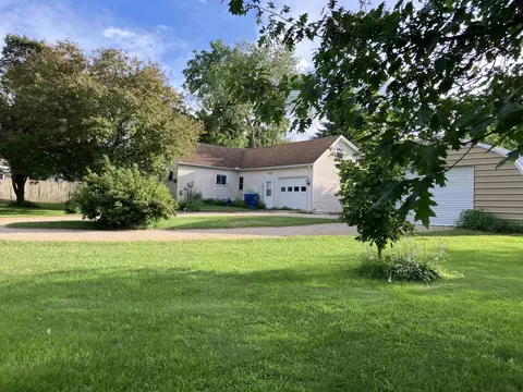 365 Jenkynsville Rd, Benton, WI 53803